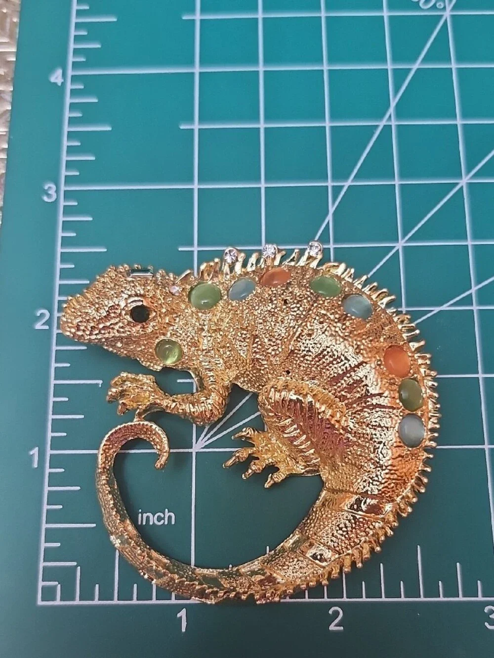 Gold-toneI Iguana  Lizard Brooch with Multicolor Cabochons